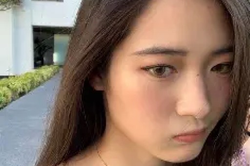 震惊！卢昱晓因片场不当行为塌房网友热议职业素养问题